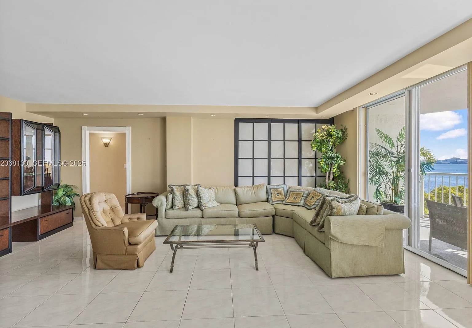 Bayshore Place Condo — Photo 3