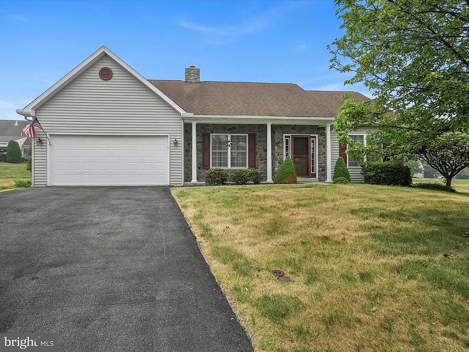 1st image of 106 Wisteria Ct
