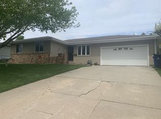 1716 Valli Hi Rd, Norfolk, NE 68701