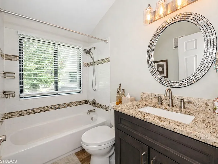 805 Harbour Pointe Way #805 — Photo 14