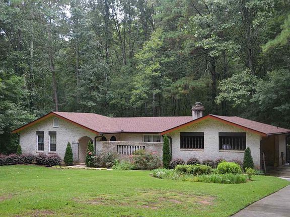 3rd image of 130 Windsor Dr