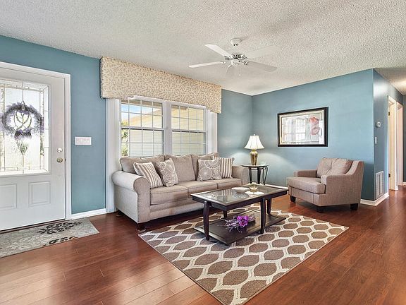 3rd image of 17681 SE 102nd Cir