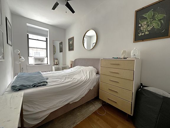4th image of 103 W 74th St APT 3
