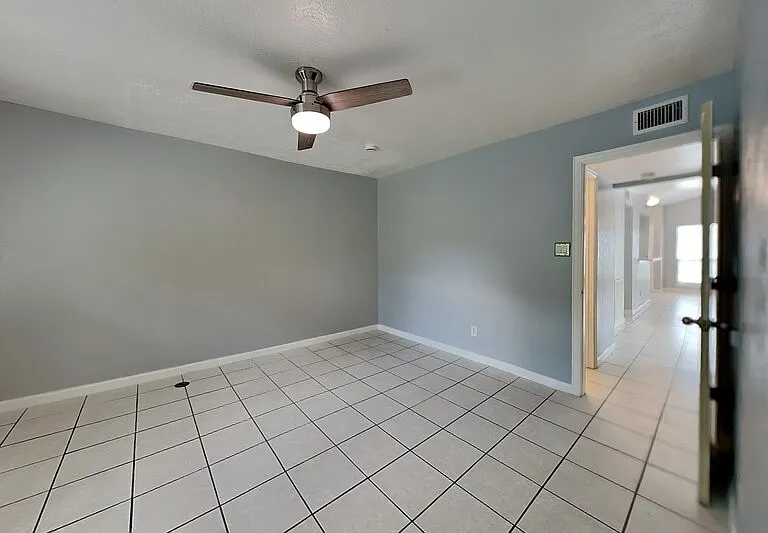 420 Dollins St — Photo 9