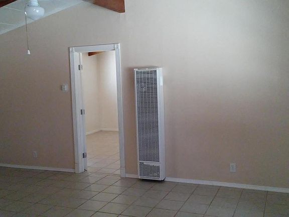 4th image of 7642 Columbine Ave