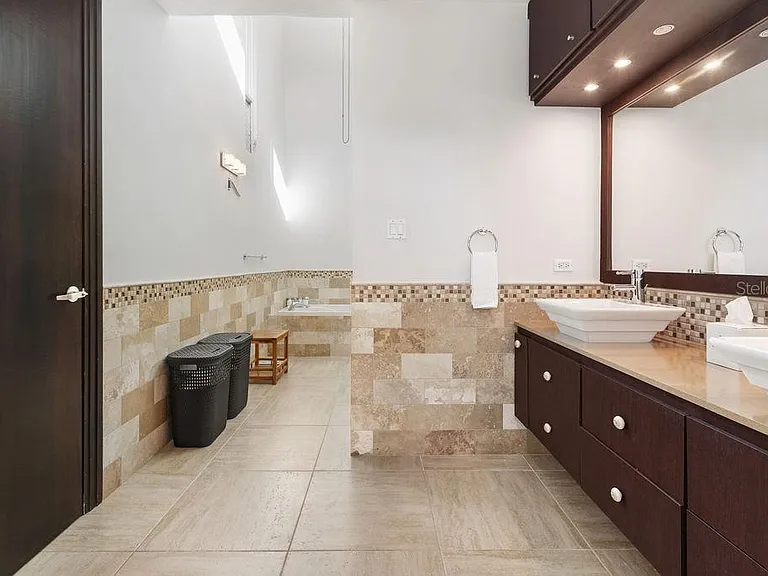 251 Dorado Bch E — Photo 24
