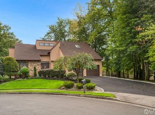 8 Clinton Ave, Edison, NJ 08820