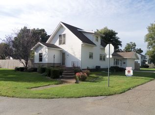 307 E Sunset Dr, Bourbon, IN 46504