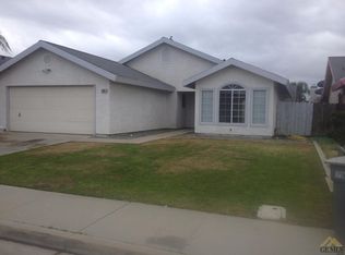 1832 17th Pl, Delano, CA 93215