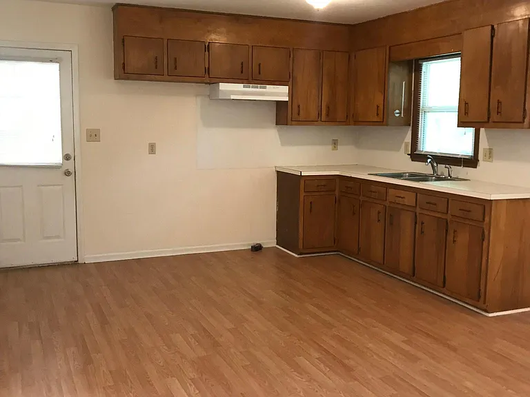 322 S Center St — Photo 2