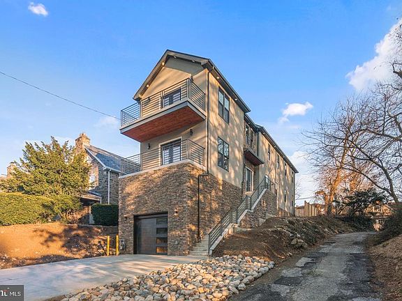 3rd image of 610 E Phil Ellena St