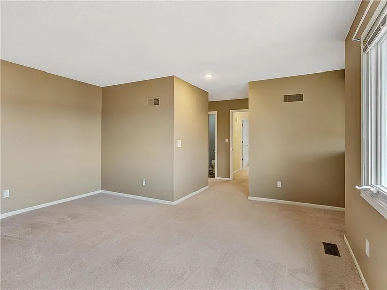 11411 Nieman Rd — Photo 17