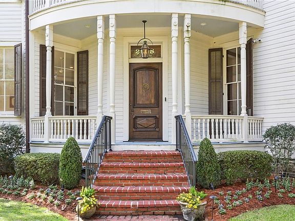 4th image of 2308 Prytania St