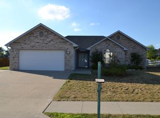 6199 Brooke Dr, Hallsville, MO 65255