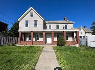 391 Clove Rd, Staten island, NY 10310