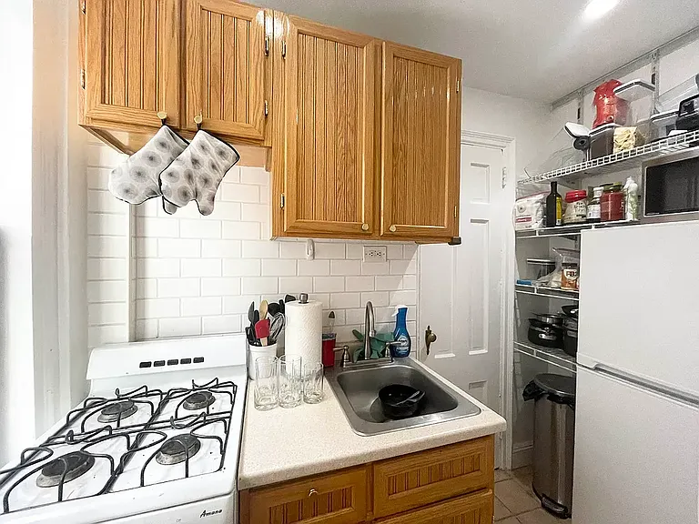 121 E 31st St #1E — Photo 5