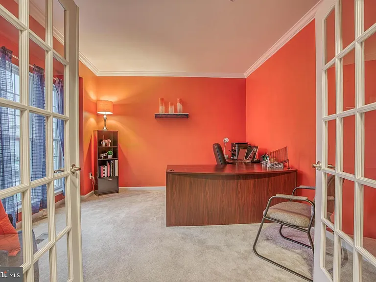 728 Falcon Ln — Photo 3