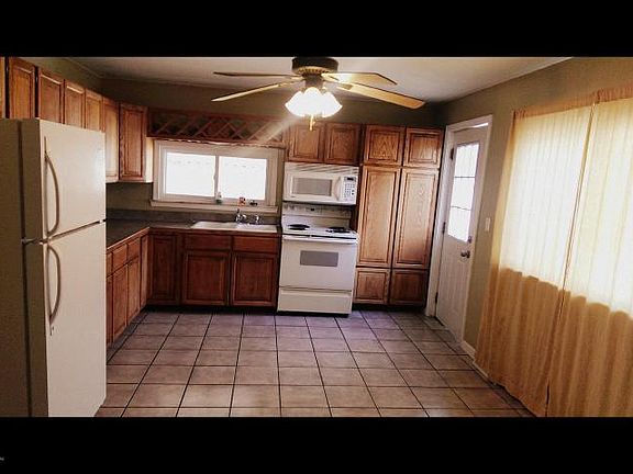 3rd image of 2038 Leif Ave