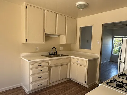 290 Hazel St #D — Photo 9