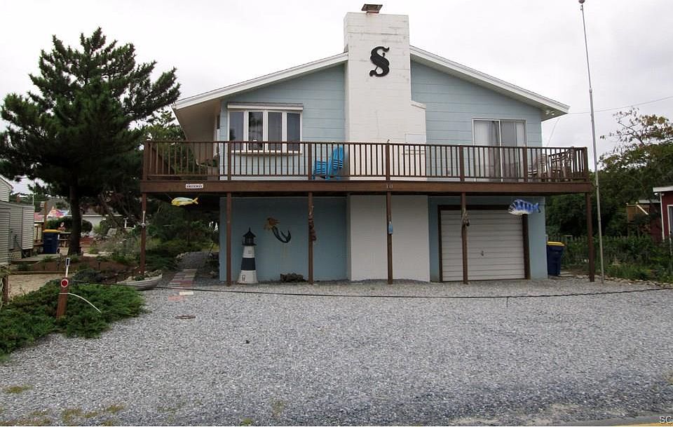 1st image of 10 E Dagsboro St