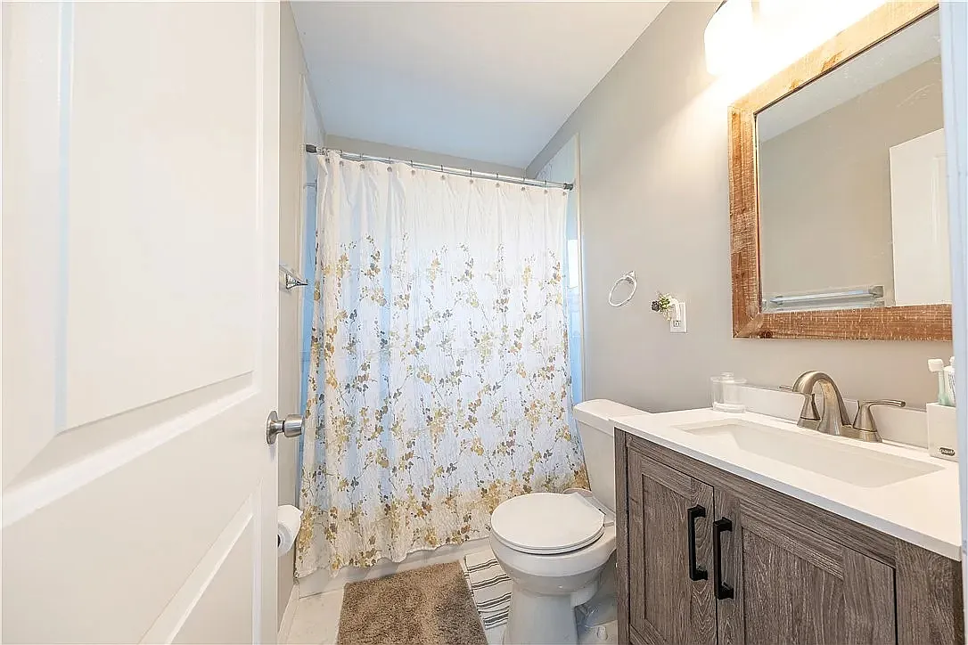 2 bed, 1080 sqft, $2,200 — Photo 4