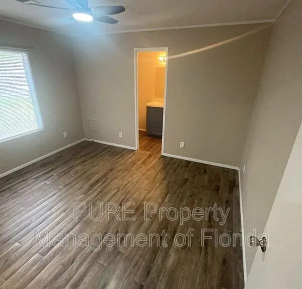4820 NE 141st Ter — Photo 11