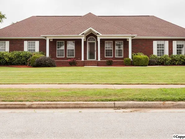 1703 Lillian Dr, Athens, AL 35611