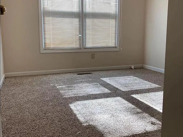 1033 Aderly Ln — Photo 20