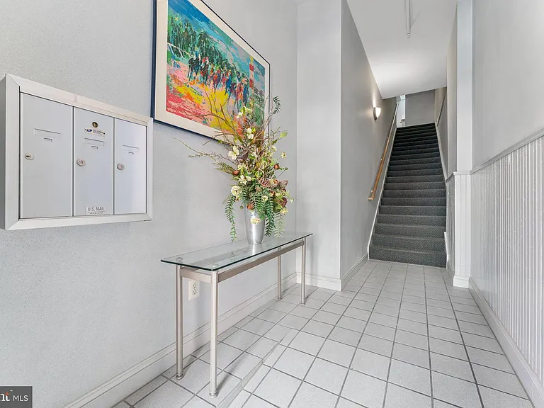 28 E Patrick St #1 — Photo 2