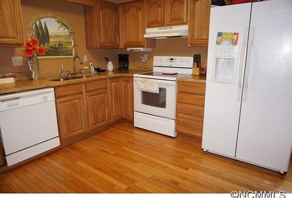 3rd image of 608 Clearview Dr