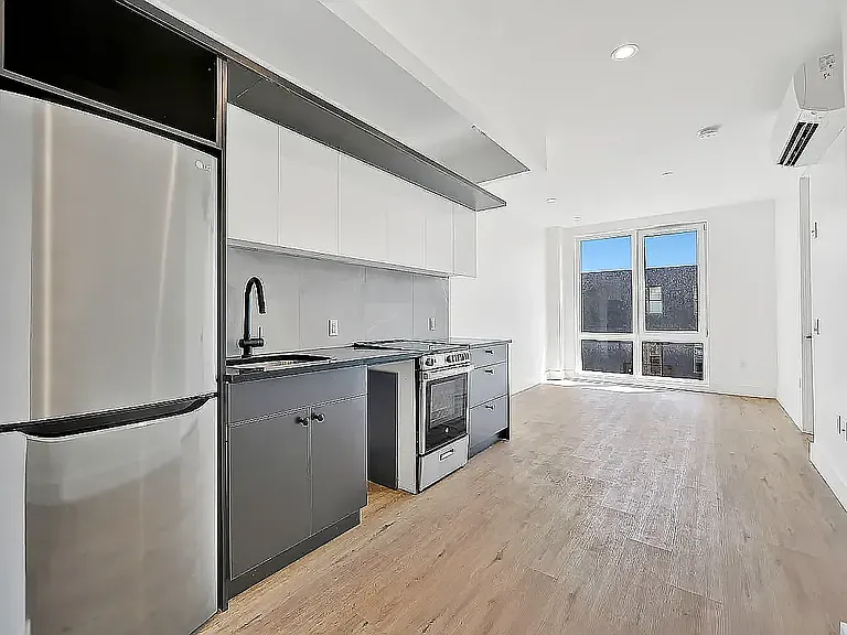 2175 Bergen St #6F — Photo 2