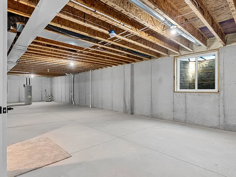 340 Rainbow Ct — Photo 11