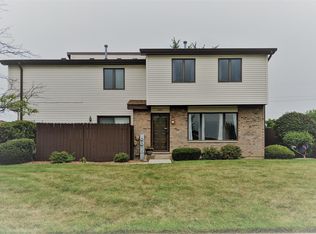 1033 Southgate Rd #17, New Lenox, IL 60451