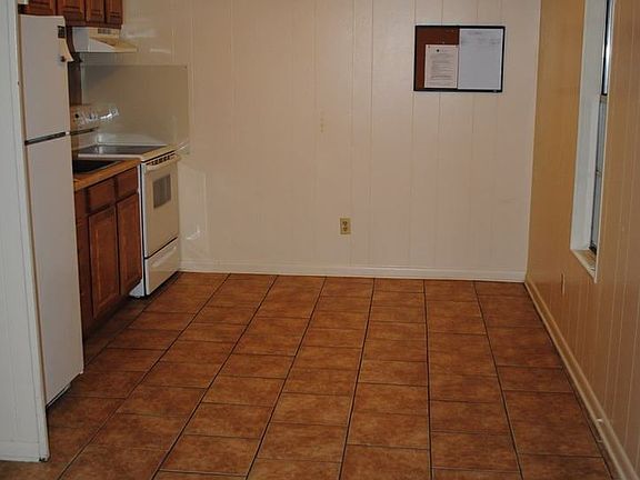 3rd image of 318 Porter Ave APT 202