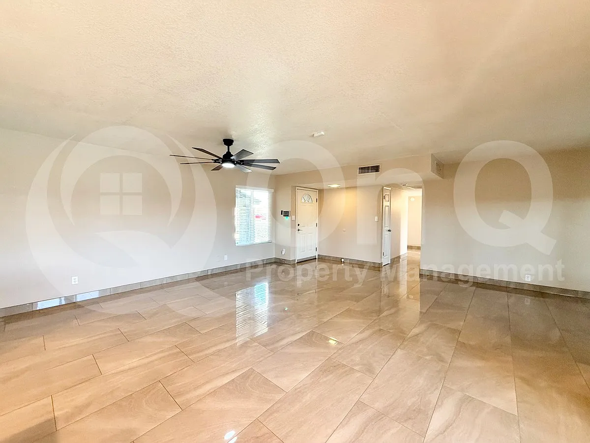 3 bed, 2.0 bath, 1570 sqft, $2,250 — Photo 3