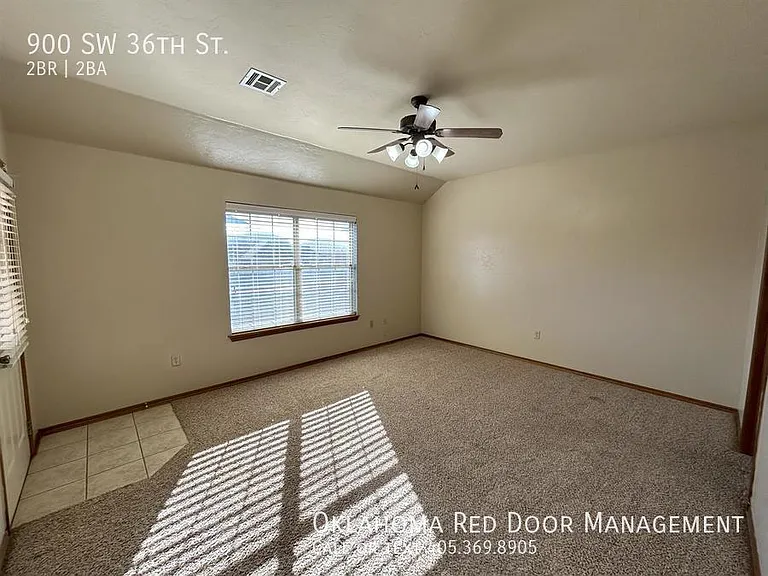 900 SW 36th St — Photo 8