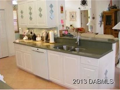 1st image of 2 Carrington Ln