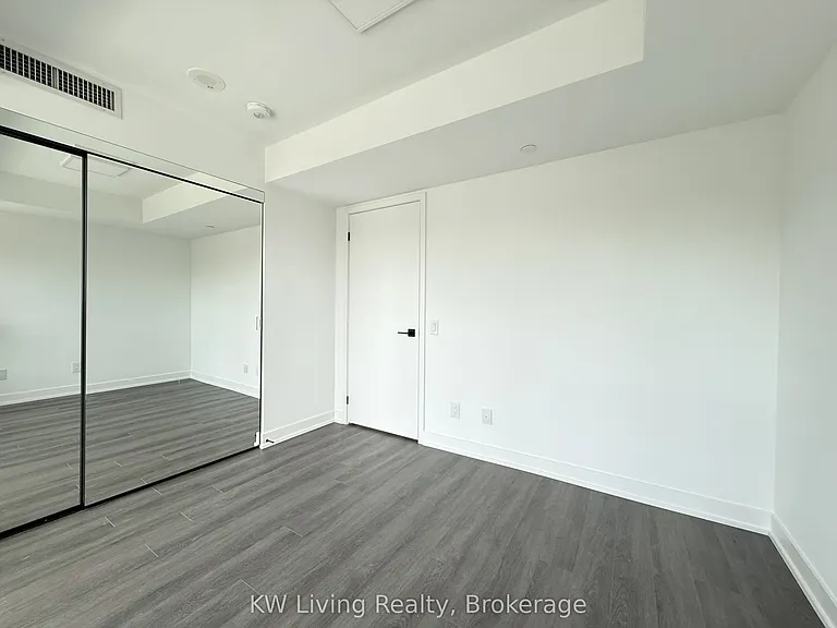 609 Sherbourne St #307 — Photo 13