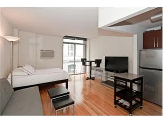 Rented by Douglas Elliman | media 31