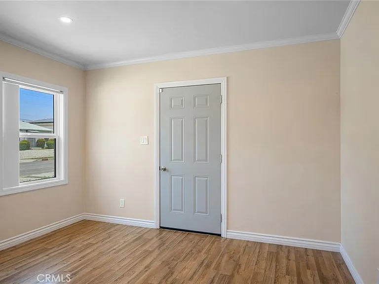 528 Ivy St — Photo 3