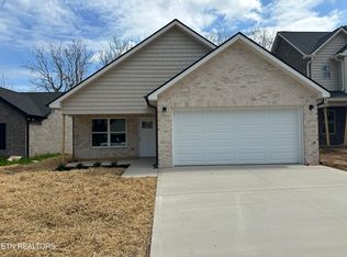 6910 Simmental Rd, Knoxville, TN 37918