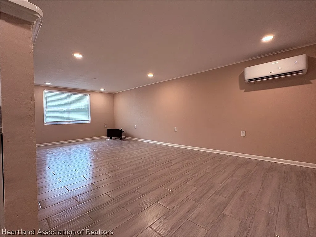 2 bed, 1.5 bath, 1032 sqft, $1,500 — Photo 3