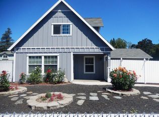 727 SW Laurel St, Grants Pass, OR 97526