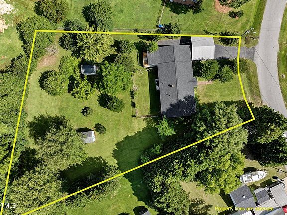 4th image of 100 Emerson Dr