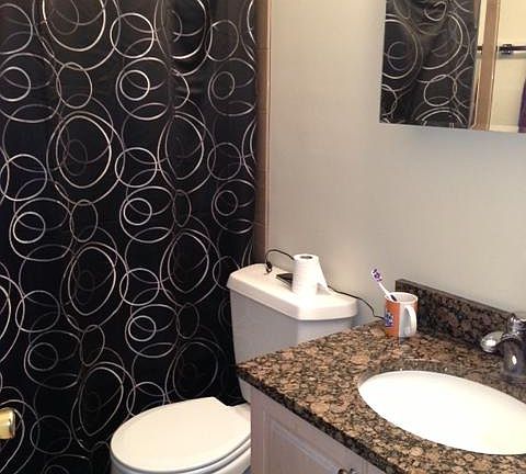 4th image of 2322 N Southport Ave #1GH