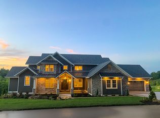 410 Rustic Hills Dr, Morgantown, WV 26508