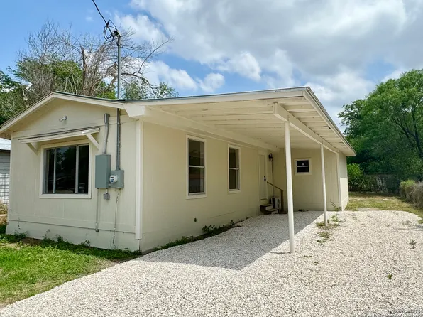 707 W LEONA ST, Uvalde, TX 78801