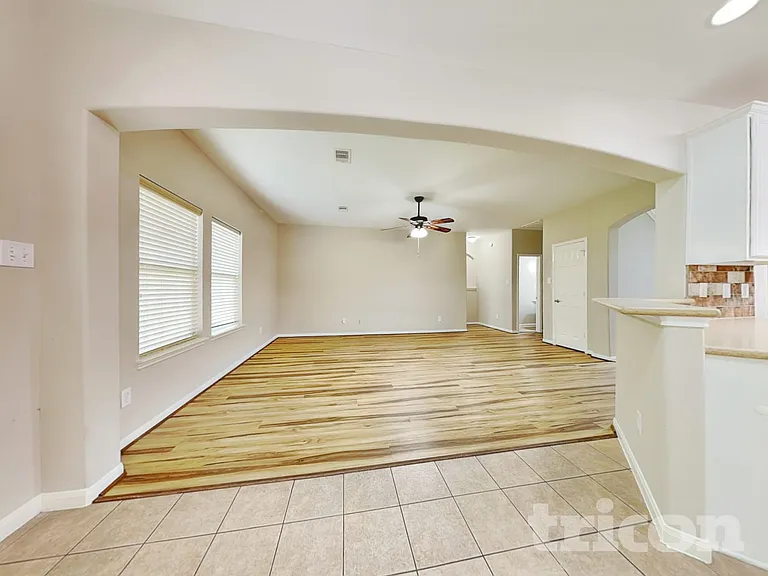 8523 W Highlands Xing — Photo 6
