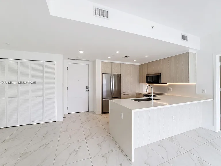 2000 Metropica Way #306 — Photo 23