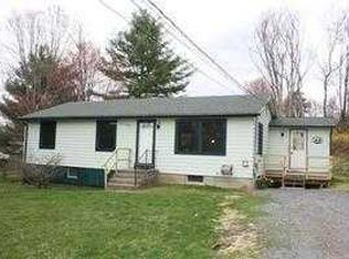 135 Thayer Road Ext, Greenfield, MA 01301